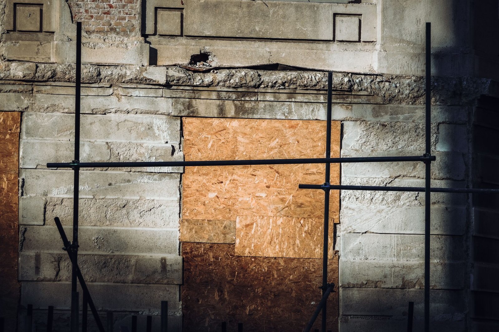 damaged buildings